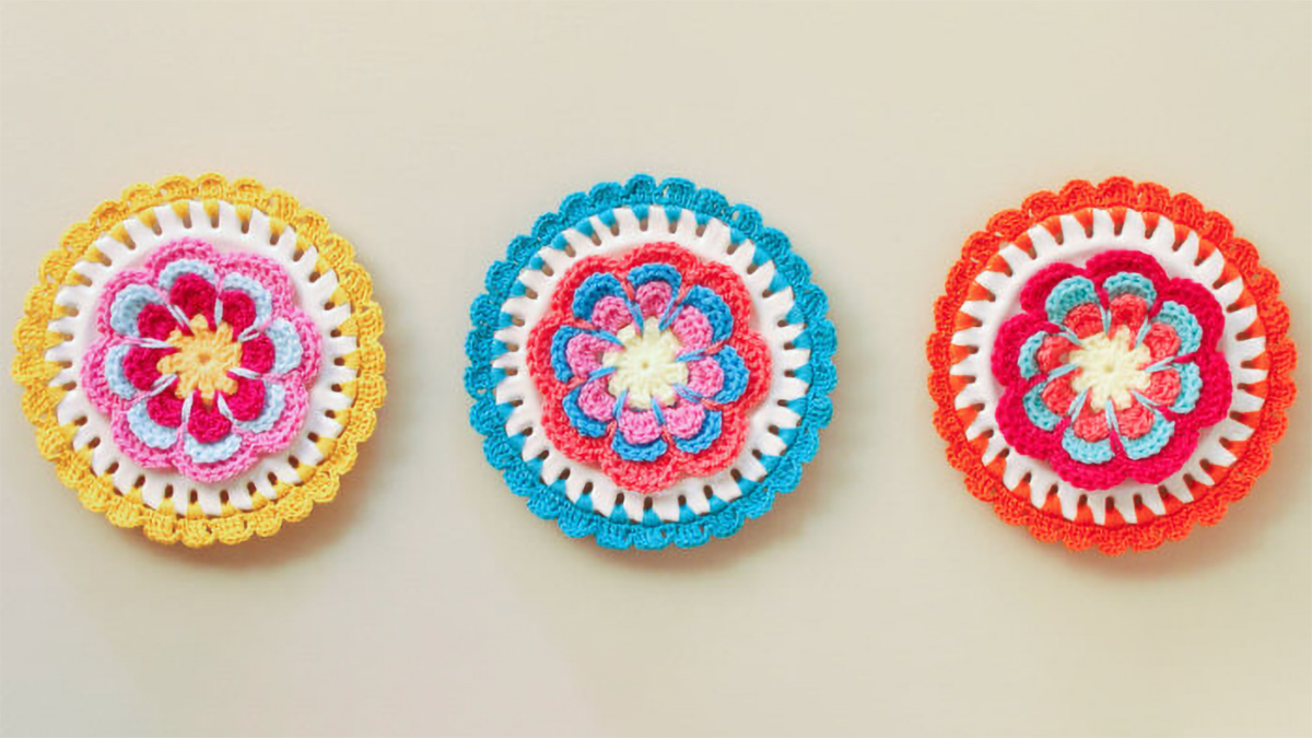 crochet embellished plates || editor