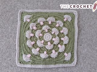 Crochet Fairy Circle Square || thecrochetspace.com