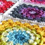 Crochet Flower Block Granny Squares. Close up image of joined squares || thecrochetspace.com