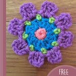 Crochet Flower Motif. 1x flower motif with rounded petals || thecrochetspace.com