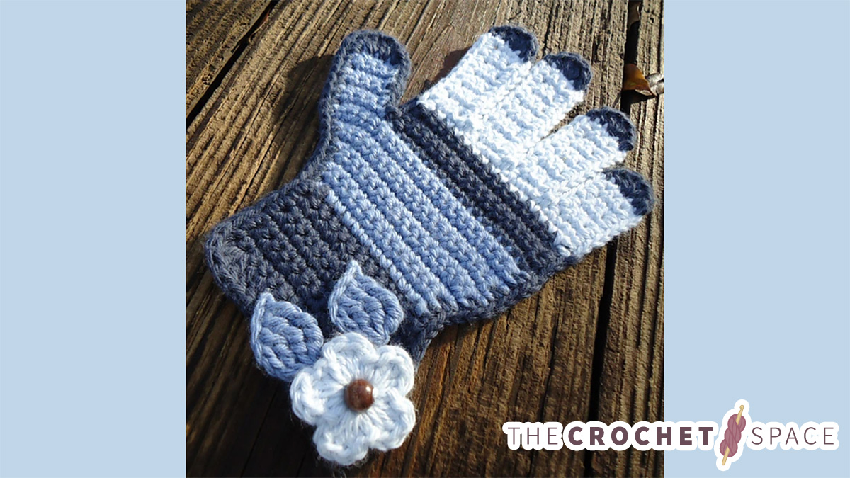 Crochet Garden Glove Drink Coaster || thecrochetspace.com