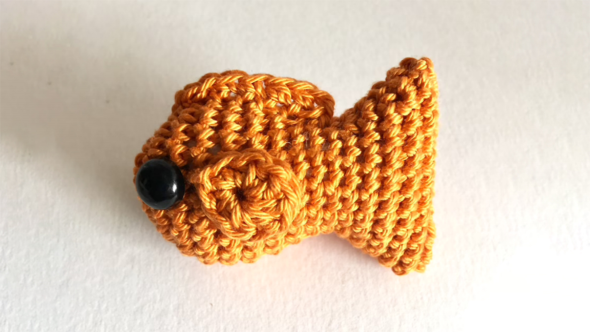 crochet goldfish in a jar || https://thecrochetspace.com