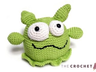 Crochet Green Monster || thecrochetspace.com