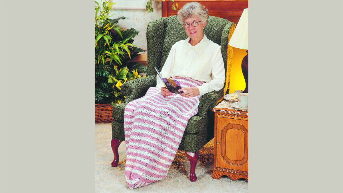 crochet lap wrap blanket || editor
