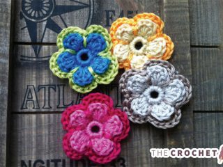 Crochet Mela Flowers || thecrochetspace.com