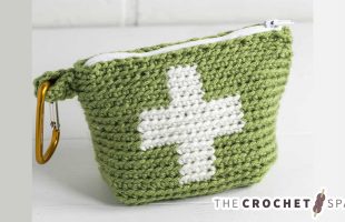 Crochet Mini Medical Bag || thecrochetspace.com