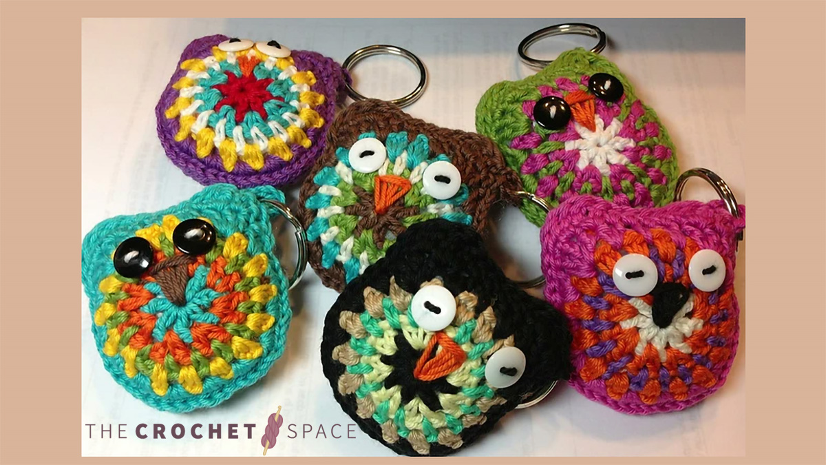 Crochet Owl Key Chain || thecrochetspace.com