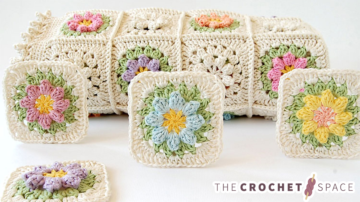 Crochet Primavera Granny Square || thecrochetspace.com