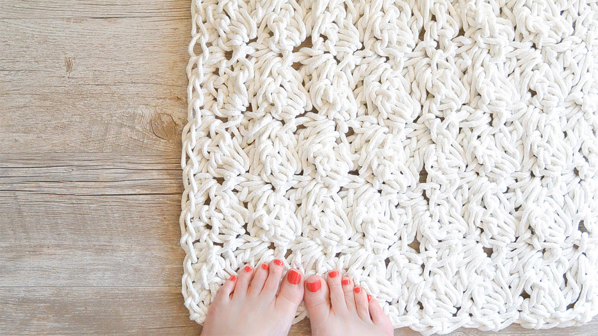 crochet rope bath mat || editor