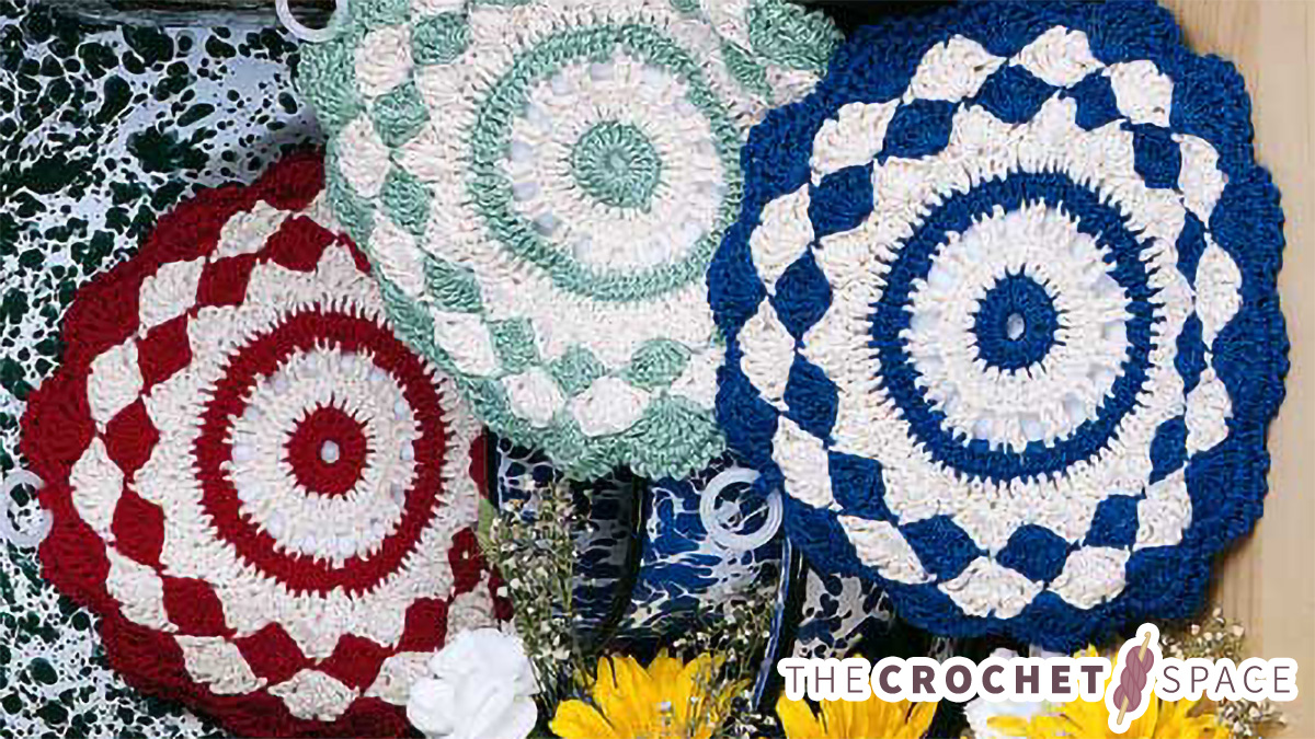 Crochet Shells Pot Holders || thecrochetspace.com