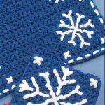 Crochet Snowflake Table Set. Crafted in blue with white accents snowflakes || thecrochetspace.com