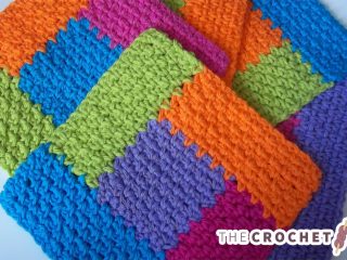 Crochet Square Log Cabin Dishcloths || thecrochetspace.com