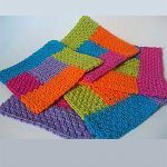Crochet Square Log Cabin Dishcloths. Contemporary lay out in squares and rectangles. Each in a different color || thecrochetspace.com