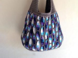 Crochet Storm Tote Bag || thecrochetspace.com