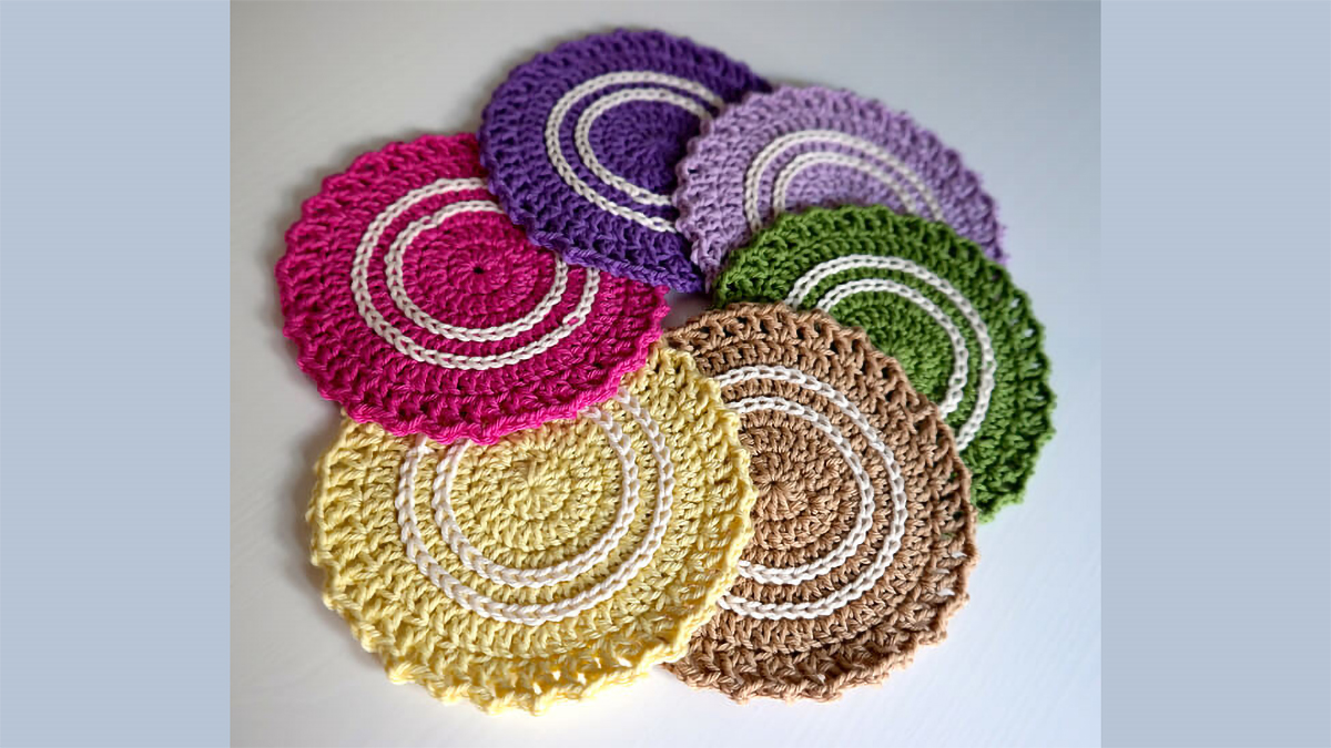 Crochet Summer Boaters Coasters || thecrochetspace.com