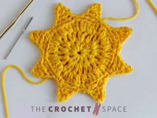 Crochet Summer Sun Coasters || thecrochetspace.com