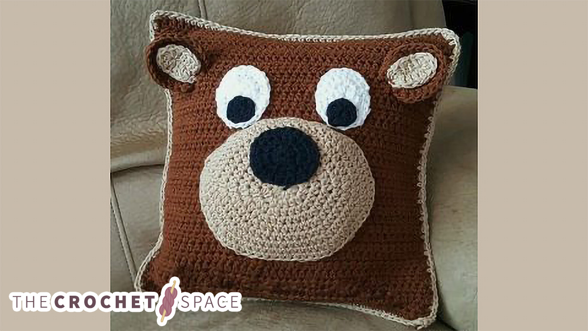 crochet teddy bear pillow || editor