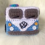 Crochet Tissue Box Cover. Mobile home || thecrochetspace.com