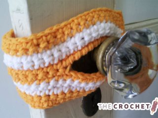 Crochet Windy Door Bumper || thecrochetspace.com