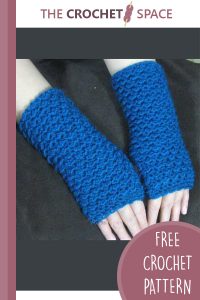 crocheted angel stitch fingerless gloves || https://thecrochetspace.com