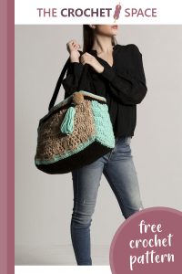 crocheted basket weave tote || https://thecrochetspace.com