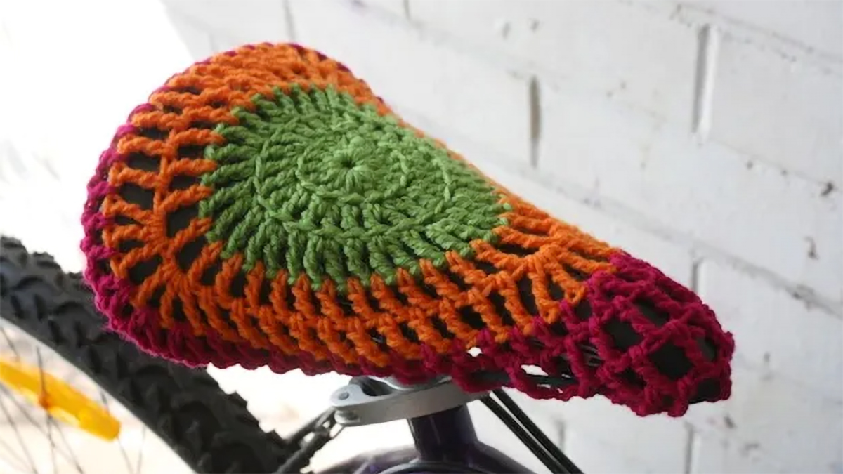 crocheted bike seat cover || editor
