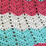 Crocheted Boardwalk Breeze Blanket. Up close image of crochet stitch || thecrochetspace.com