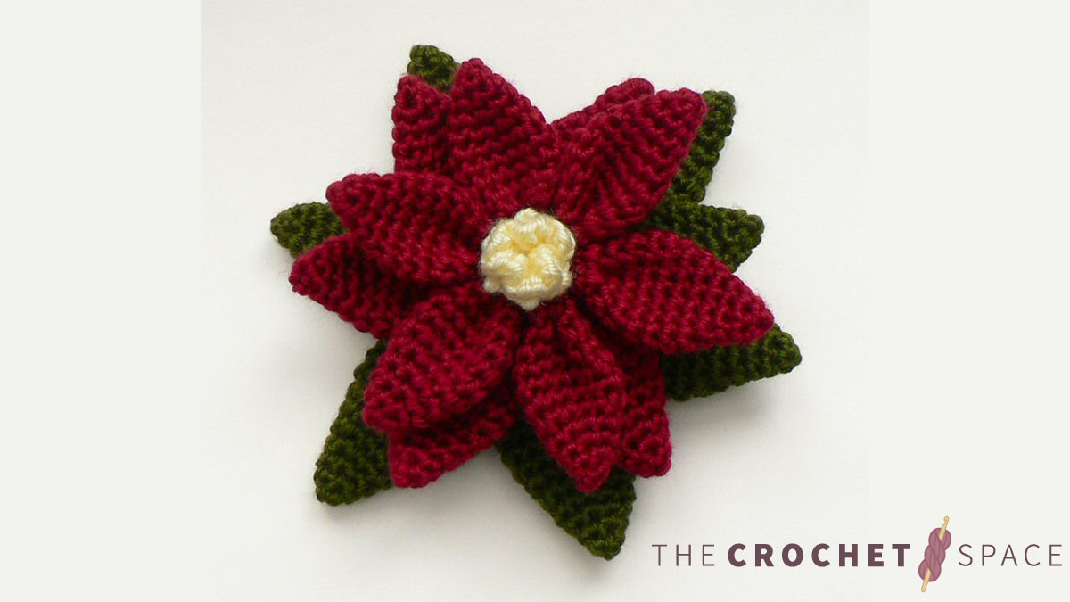 Crocheted Christmas Poinsettia || thecrochetspace.com