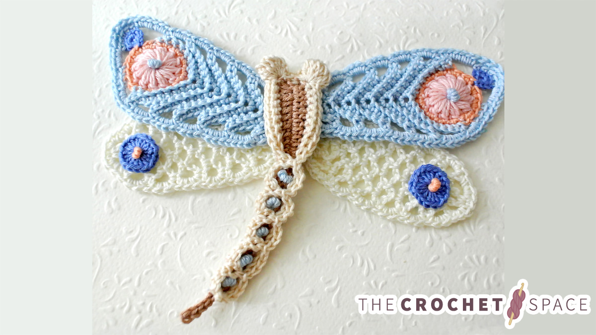 crocheted dragonfly applique || editor