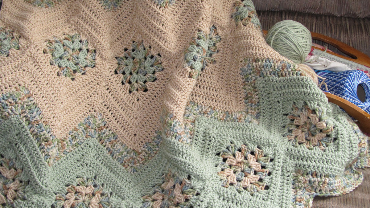 crocheted granny ripples afghan || editor