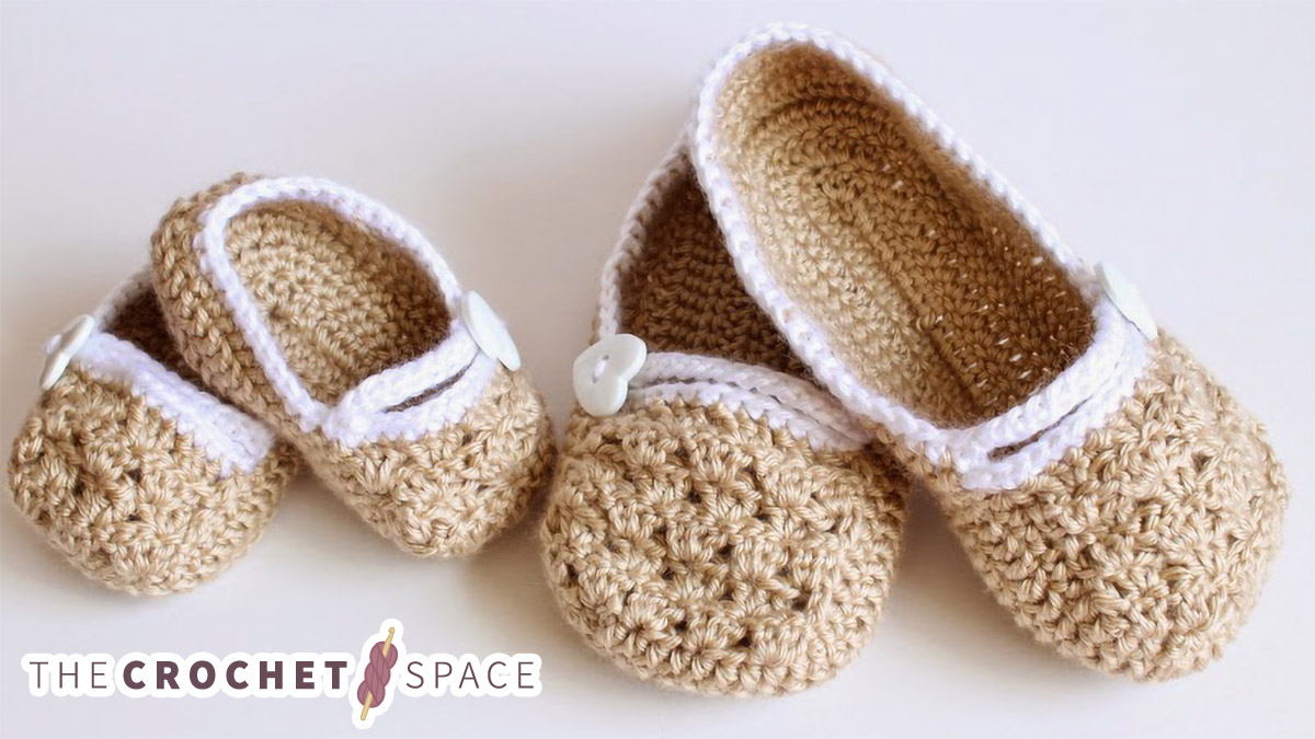 Crocheted Matching Slippers For Mum And Daughter || thecrochetspace.com