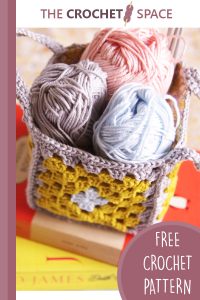 crocheted mini granny square baskets || editor