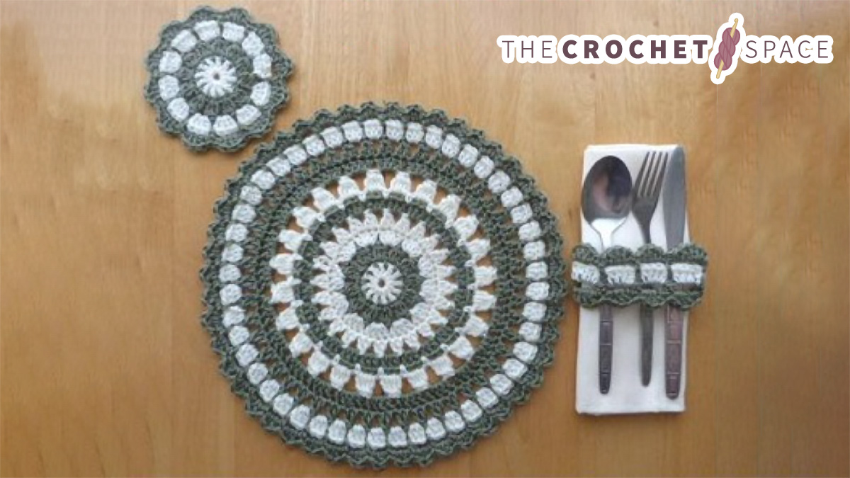 crocheted place setting set || editor