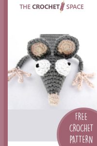 crocheted rat bookmark || editor