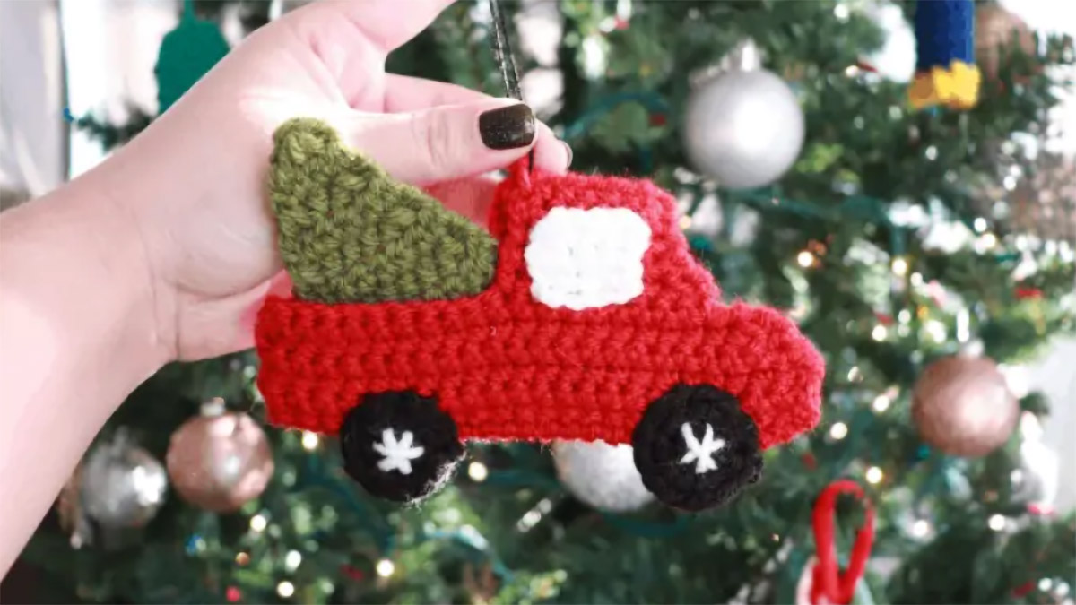crocheted seasonal red truck || editor