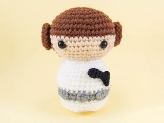 Crocheted StarWars Princess Leia || thecrochetspace.com