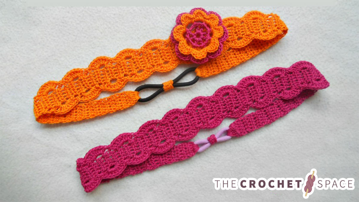 Crocheted Thread Flower Headband || thecrochetspace.com