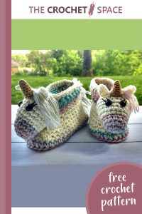 crocheted unicorn baby booties || https://thecrochetspace.com
