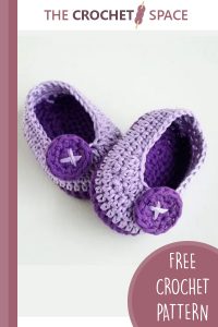 crocheted violet baby booties || editor