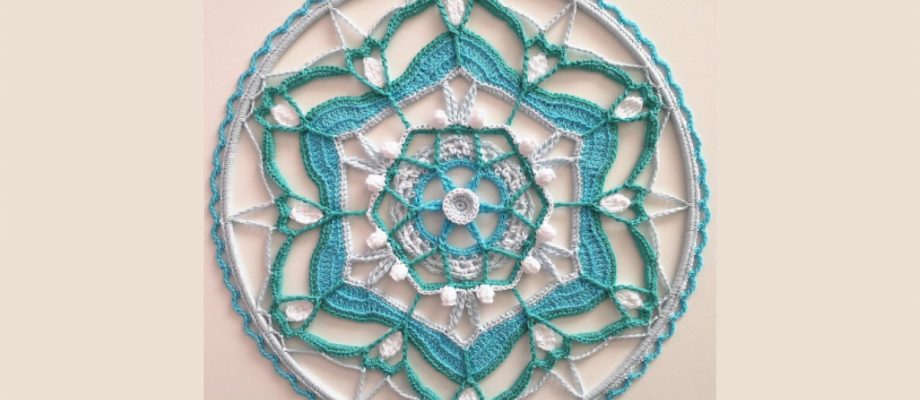 Crocheted Whisper Dream Catcher  [FREE Crochet Pattern+Photo Tutorial]