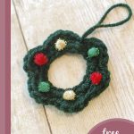 Crocheted Wreath Ornaments || thecrochetspace.com