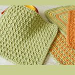 Crunch Stitch Crocheted Dishcloth. crafted in green and tangerine || thecrochetspace.com