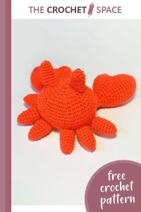 cuddly crab crocheted toy || editor