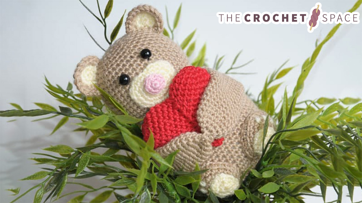 Cuddly Crocheted Amigurumi Teddy Bear || thecrochetspace.com
