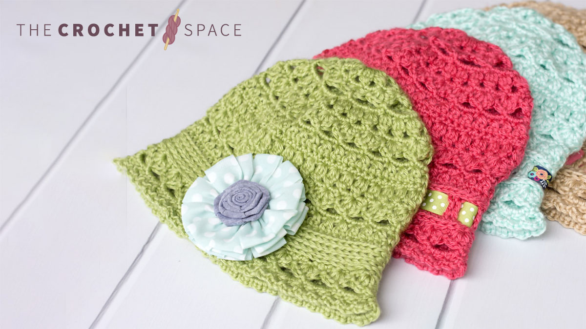 Cute Crochet Cloche Hat || thecrochetspace.com