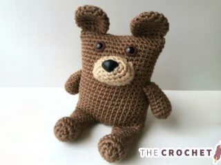 Cute Crocheted Boxy Bear || thecrochetspace.com