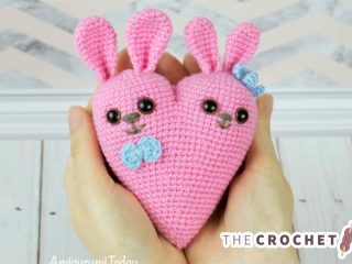 Cute Crocheted Bunny Hearts || thecrochetspace.com