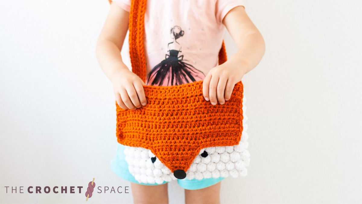 Cute Crocheted Fox Purse || thecrochetspace.com