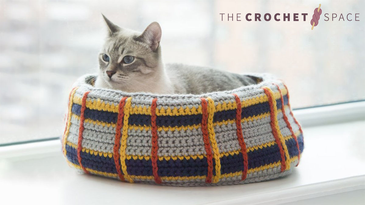 cute kitty crocheted cat bed || editor