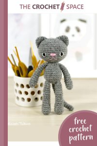 cute long-legged crochet cat || editor